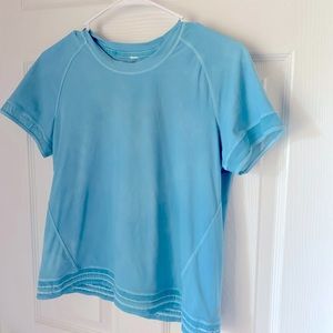 Lululemon cropped t